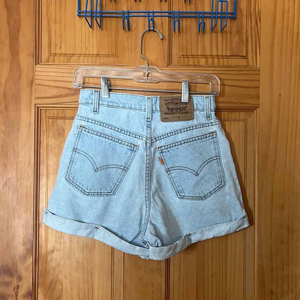 Vintage Levi's Light Wash High-Rise Denim Shorts Size 5